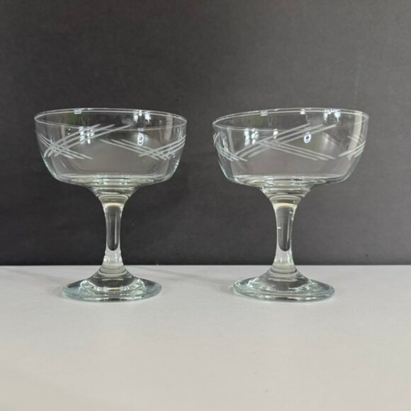 Vtg Coupe Etched Glass Champagne / Cocktail / Sherbet Stemware - Set of 2 EUC - Picture 2 of 6